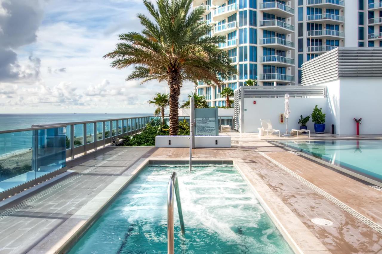 Churchill Suites Monte Carlo Miami Beach Luaran gambar